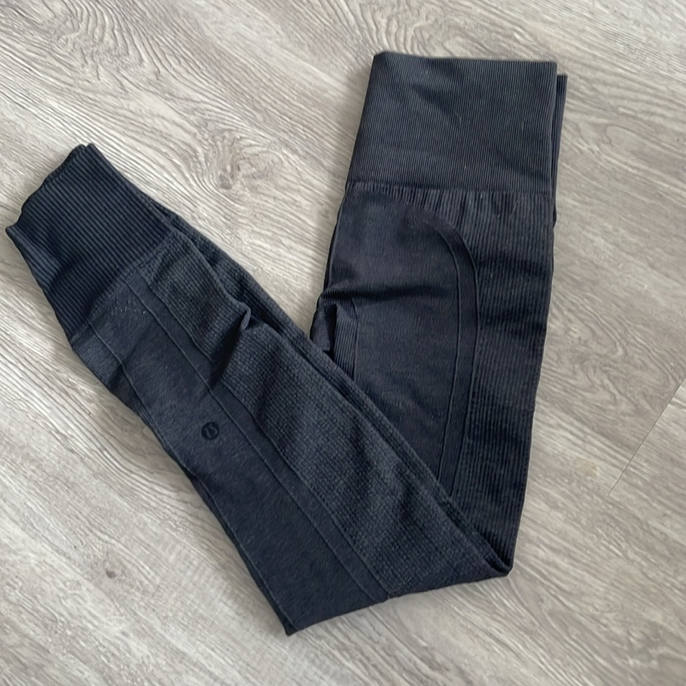Lululemon Ebb to Street Legging
